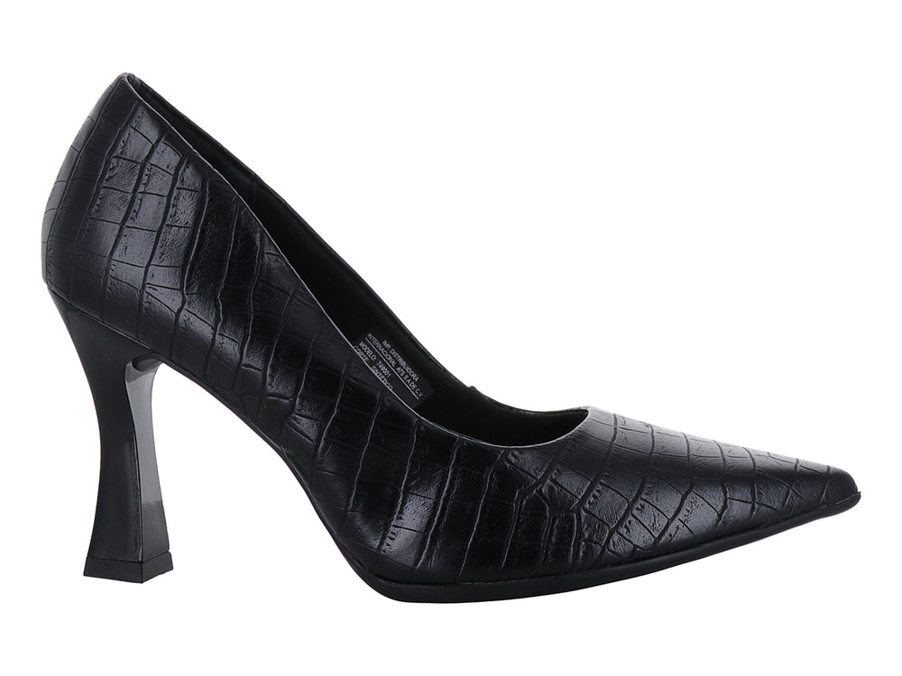 Zapato de tacón negro para mujer con textura de piel de cocodrilo y punta afilada.