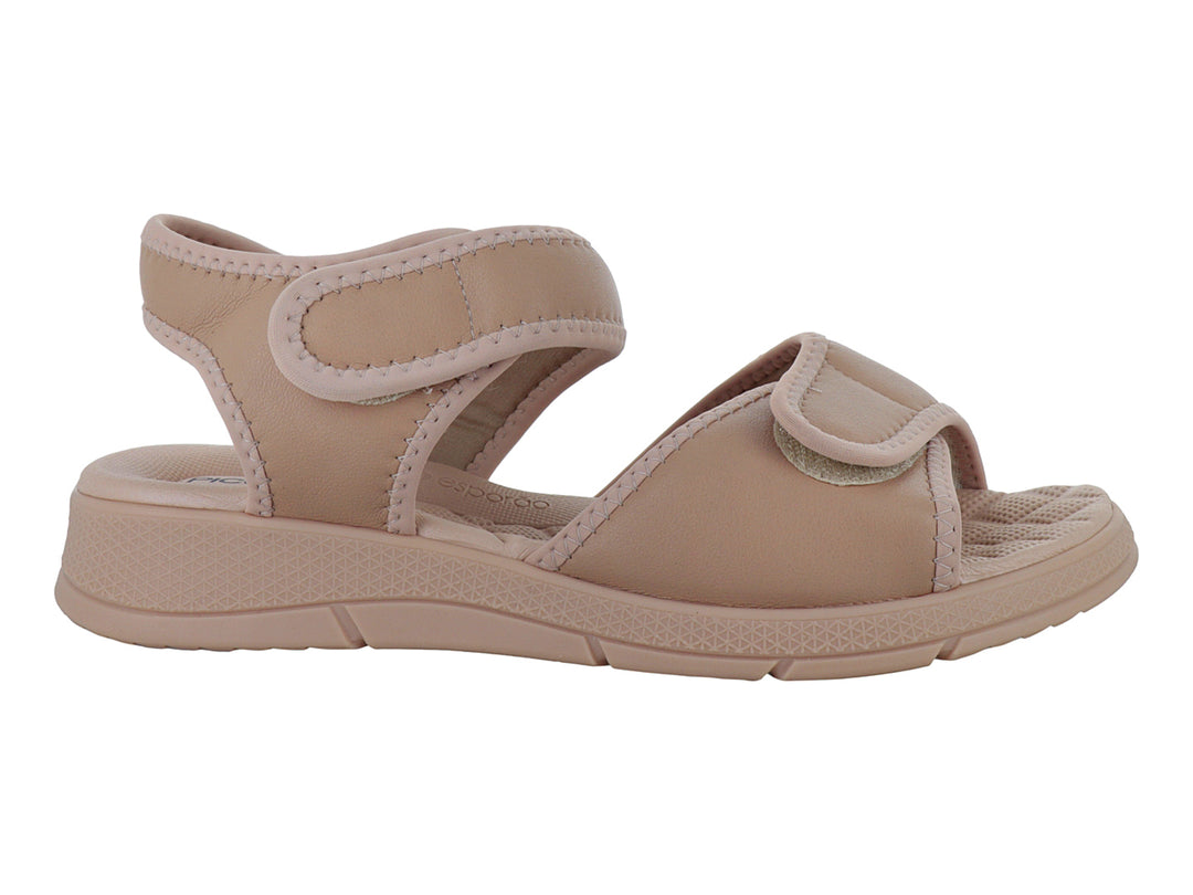 Sandalia Piccadilly color rose con correas de velcro ajustables y suela ergonómica.