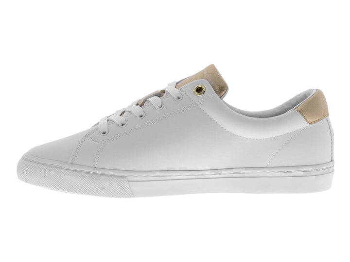 Tenis blancos Tommy Hilfiger de corte bajo con detalles en color beige y nombre de la marca grabado en el lateral.
