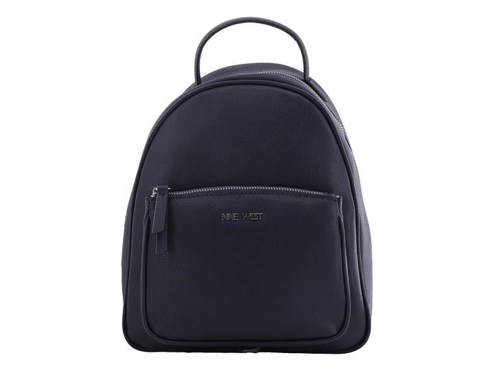 Mochila negra de Nine West en cuero sintético con asa superior y bolsillo frontal con cierre.