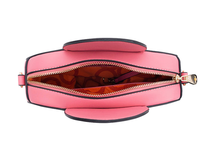 Bolso rosa de Jaime Ibiza con forma de trébol, correa ancha y detalles dorados.