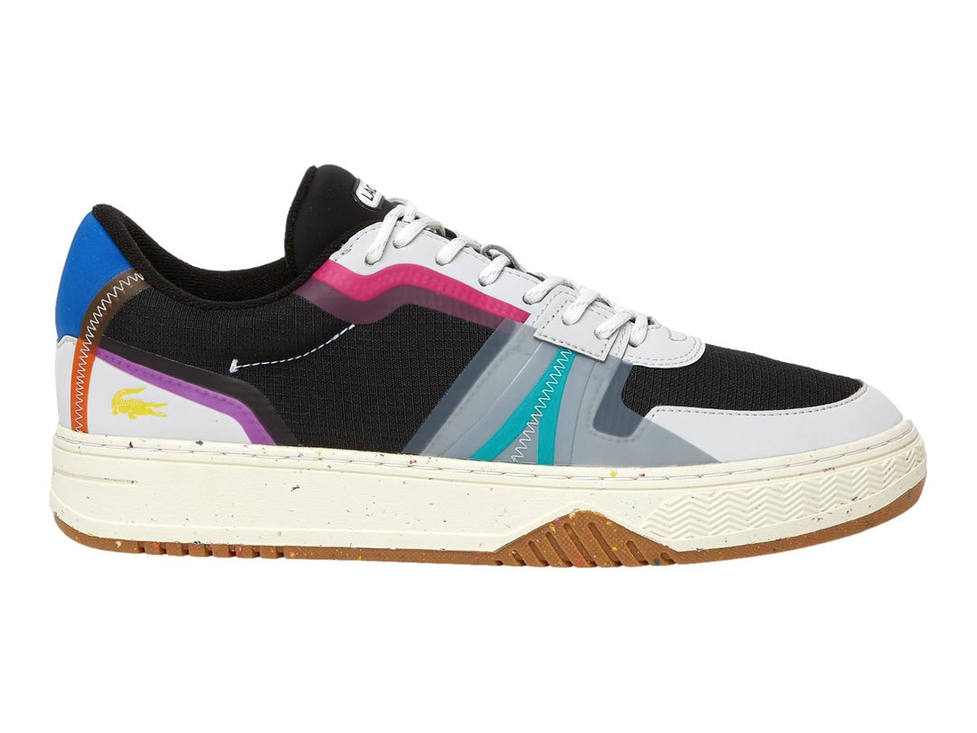 Tenis Lacoste negros con detalles en rosa, azul y gris, con suela blanca y base marrón.