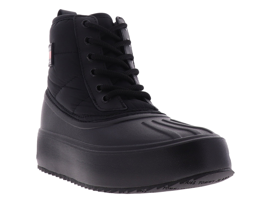 Botas negras de invierno Tommy Hilfiger con base de goma y parte superior acolchada.