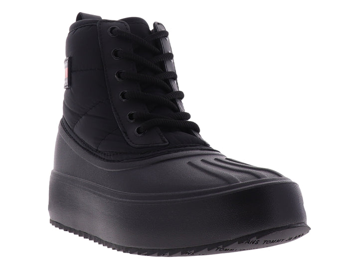 Botas negras de invierno Tommy Hilfiger con base de goma y parte superior acolchada.