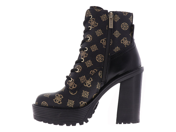 Bota negra con estampado marrón, tacón cuadrado alto y suela de plataforma dentada.