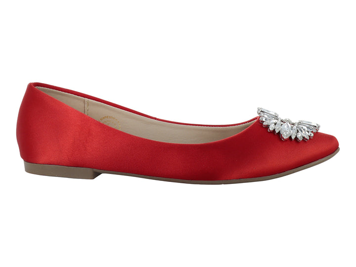 Zapato plano rojo con detalle de pedrería brillante en la punta.