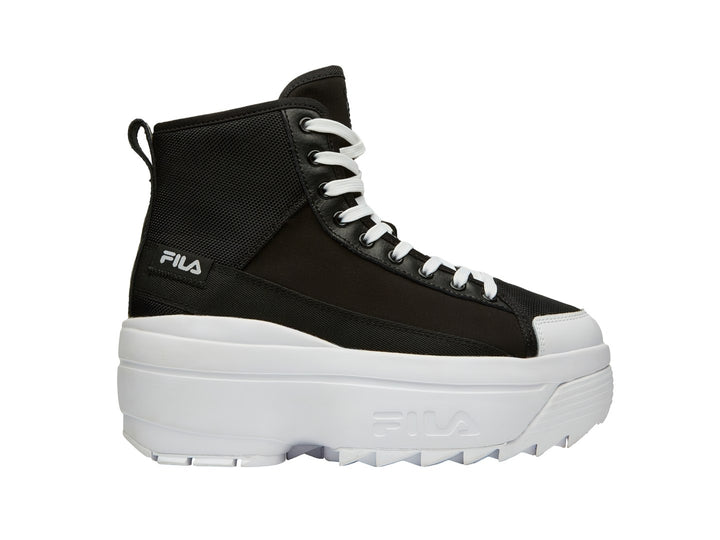 Tenis FILA de bota color negro con suela de plataforma blanca gruesa.