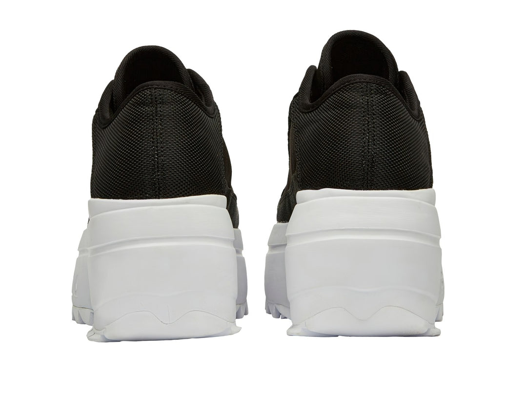 Tenis Fila Zora Trail Low Negro y Blanco para Mujer