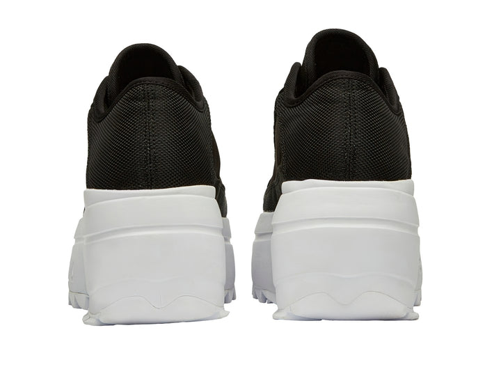 Tenis Fila Zora Trail Low Negro y Blanco para Mujer