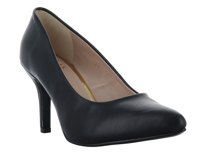 Zapato de tacón alto color negro con acabado en piel granulada y punta redondeada.