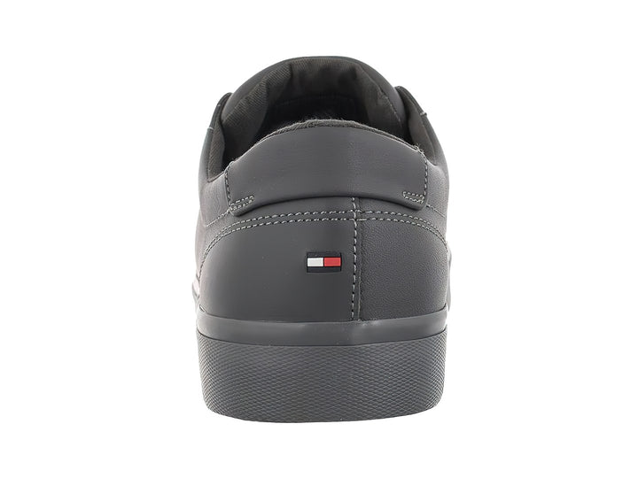 Tenis Tommy Hilfiger modelo Modern Vulc en color gris oscuro con acabado mate y suela vulcanizada.