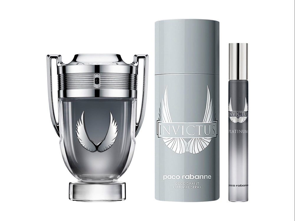Set de perfume Paco Rabanne Invictus Platinum color plata con caja decorativa y frascos.