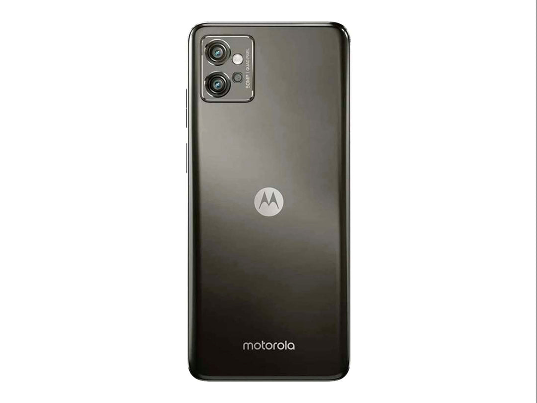 Smartphone Motorola Moto g32 en color gris, vista frontal y posterior sobre fondo blanco.