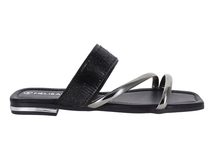 Sandalia plana para Niña de color negro con tiras brillantes y detalles en color plata.