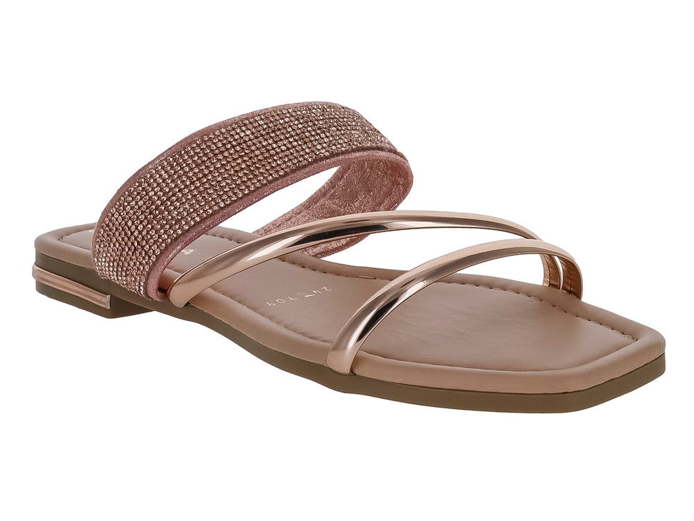 Sandalia plana color oro rosado con detalles brillantes y tiras metálicas.