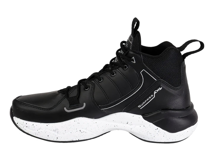 Tenis de baloncesto PONTIAC AXL en color negro con suela blanca moteada.