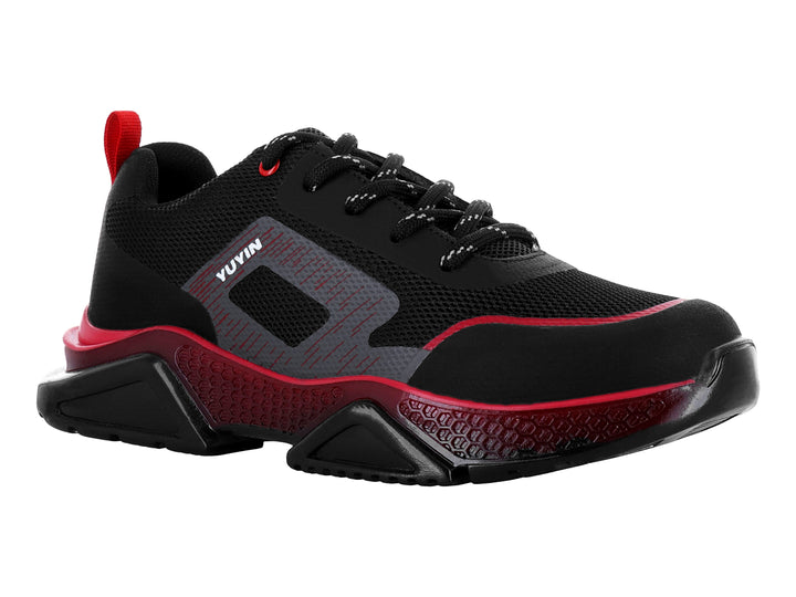 Tenis deportivos infantiles color negro con detalles en rojo y suela gruesa texturizada.
