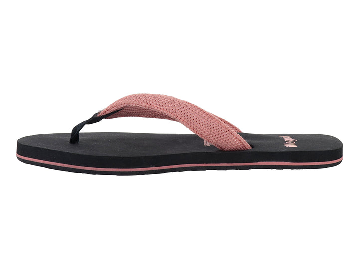Sandalias negras con correas rosas de textura tejida y suela plana.