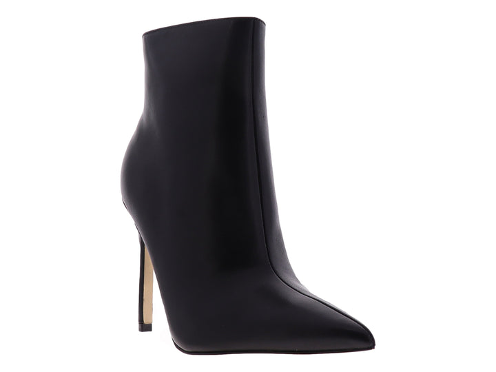 Botín negro Nine West de tacón alto y punta afilada con acabado liso.