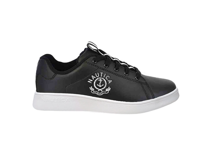 Tenis casuales Nautica color negro con suela y agujetas blancas.