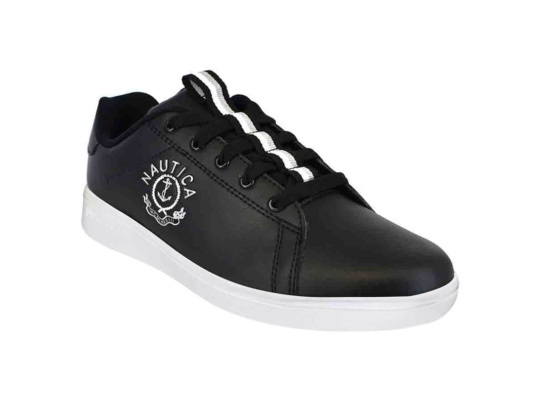 Tenis casuales Nautica color negro con suela y agujetas blancas.