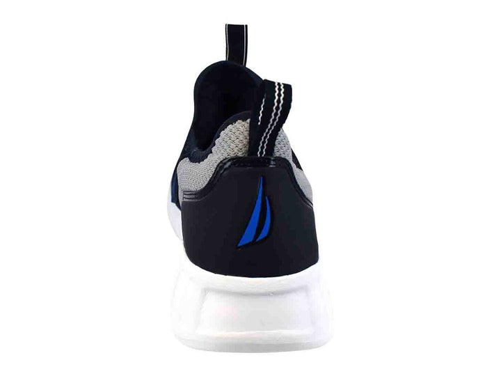 Zapato deportivo Nautica Fallon color marino con suela blanca y detalles en gris.