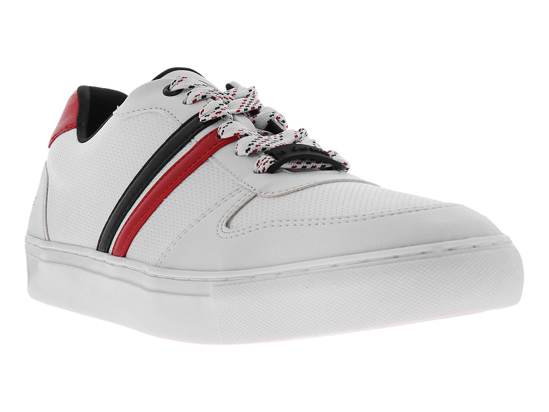 Tenis blancos de perfil bajo con franjas laterales en rojo y negro y suela blanca.