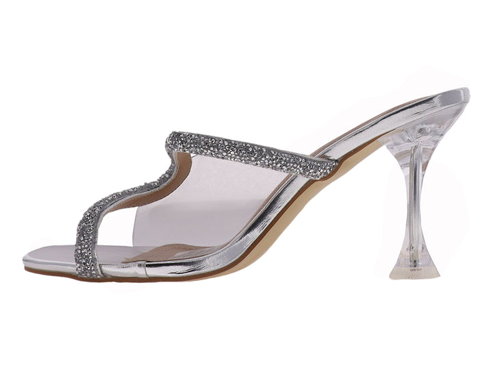 Sandalia plateada de tacón alto y transparente con tira frontal brillante marca ROZE.