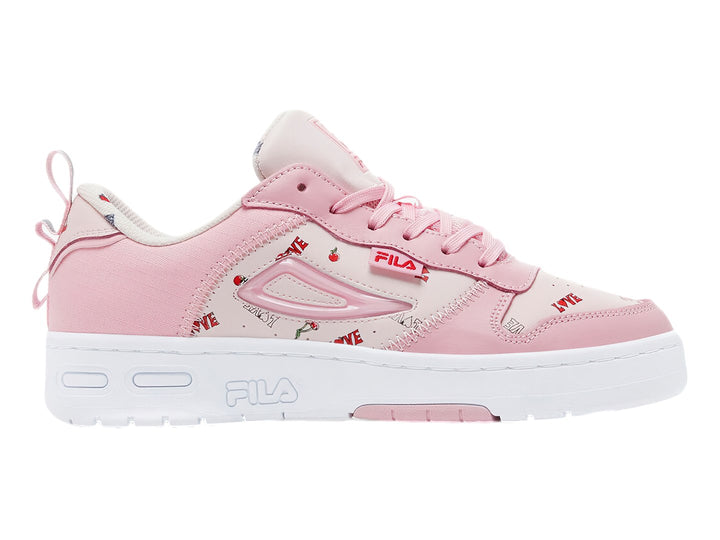 Tenis FILA color rosa y blanco con detalles de cerezas y la palabra LOVE, suela blanca.