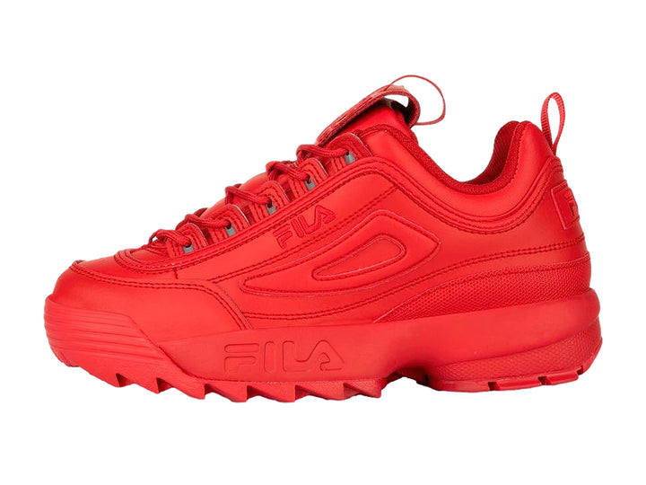 Tenis FILA Disruptor II Premium en color rojo intenso con suela gruesa y dentada.