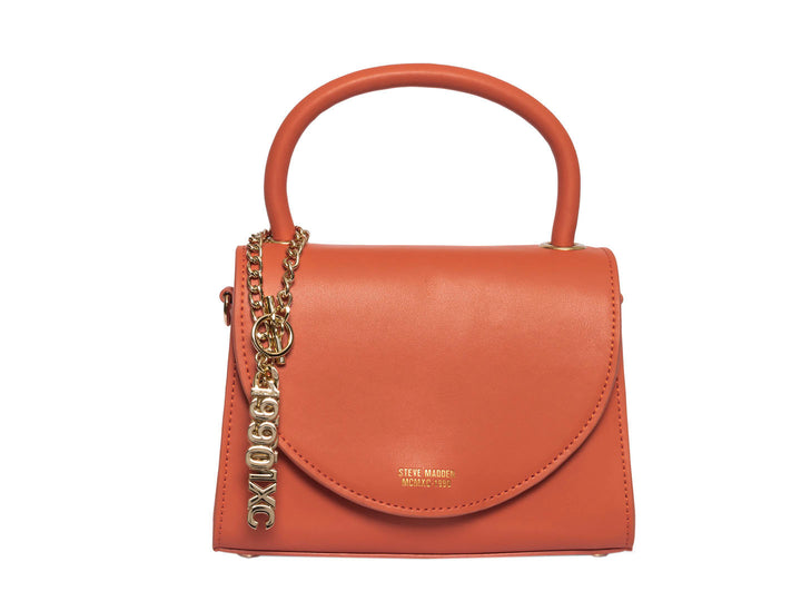 Bolsa de hombro Steve Madden color naranja con asa corta y correa larga ajustable, detalles en metal dorado.
