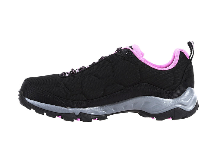 Zapato deportivo Columbia Firecamp III WP en color negro con detalles en rosa y suela gris.