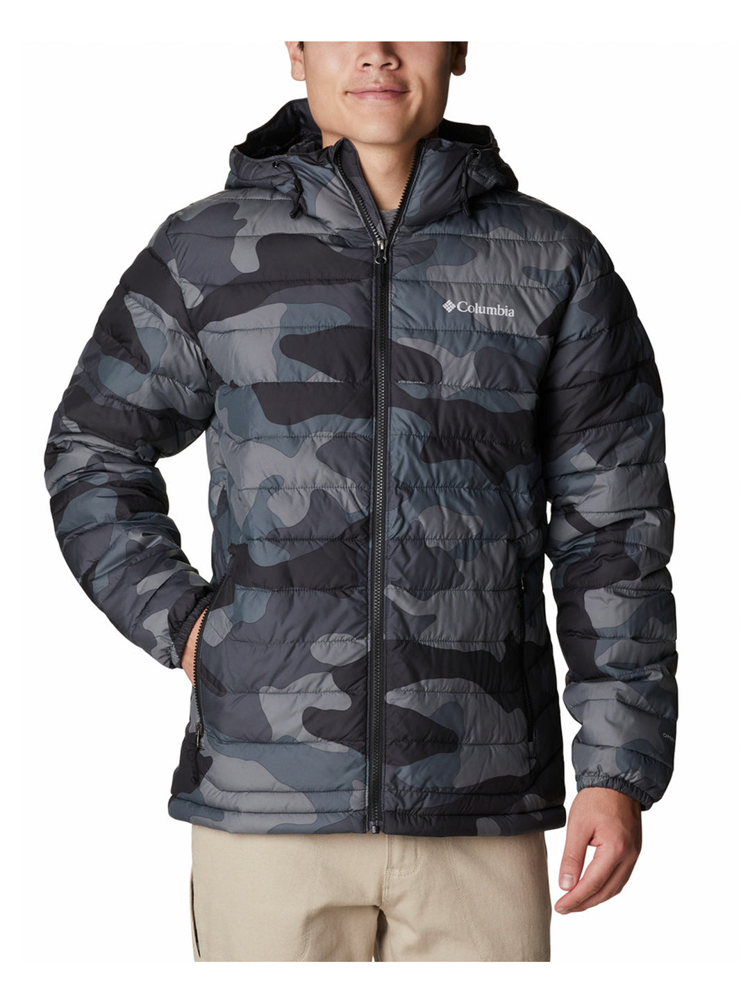 Chaqueta Columbia acolchada con capucha en estampado de camuflaje negro y gris.