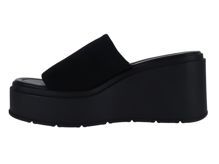 Sandalia de plataforma color negro con banda superior de tela para mujer.