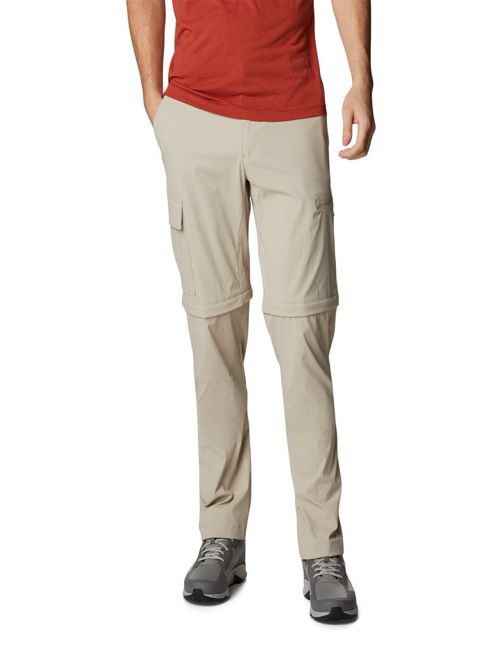 Pantalones convertibles color beige para hombre de la marca Columbia.