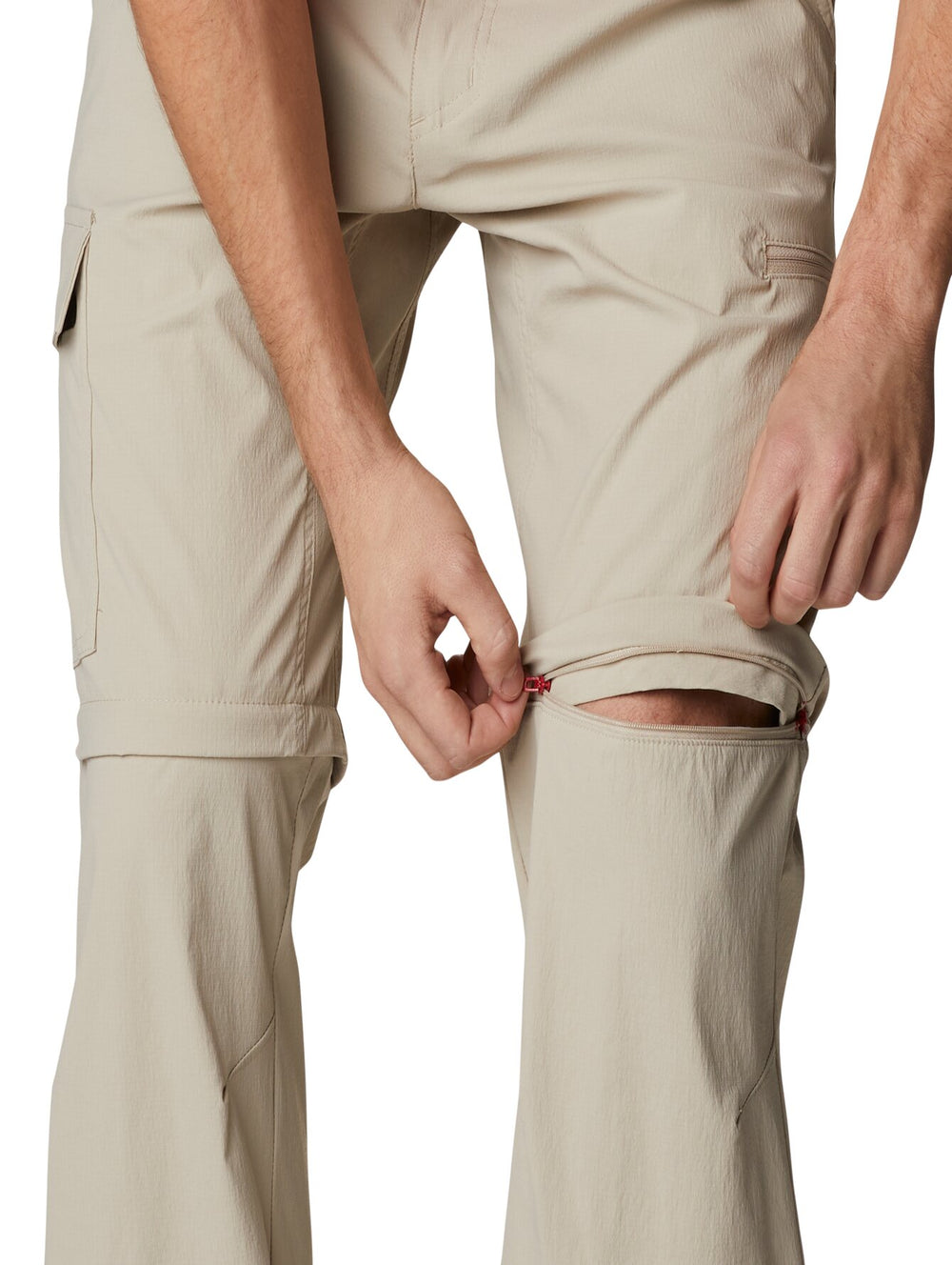 Pantalones convertibles color beige para hombre de la marca Columbia.