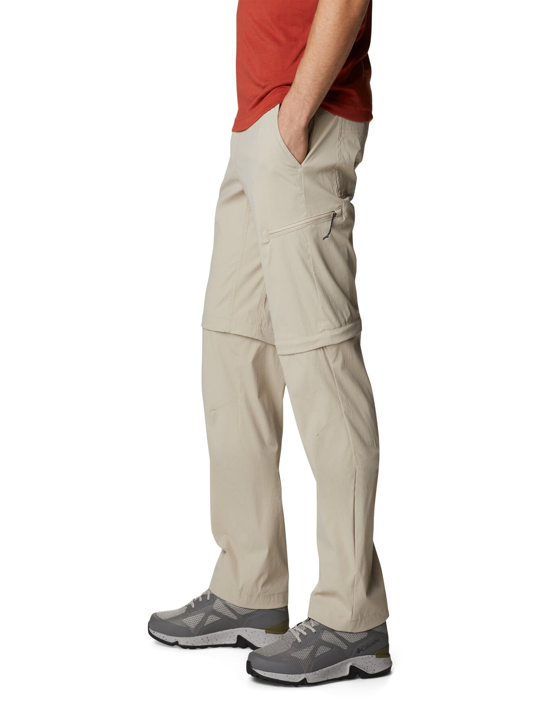 Pantalones convertibles color beige para hombre de la marca Columbia.