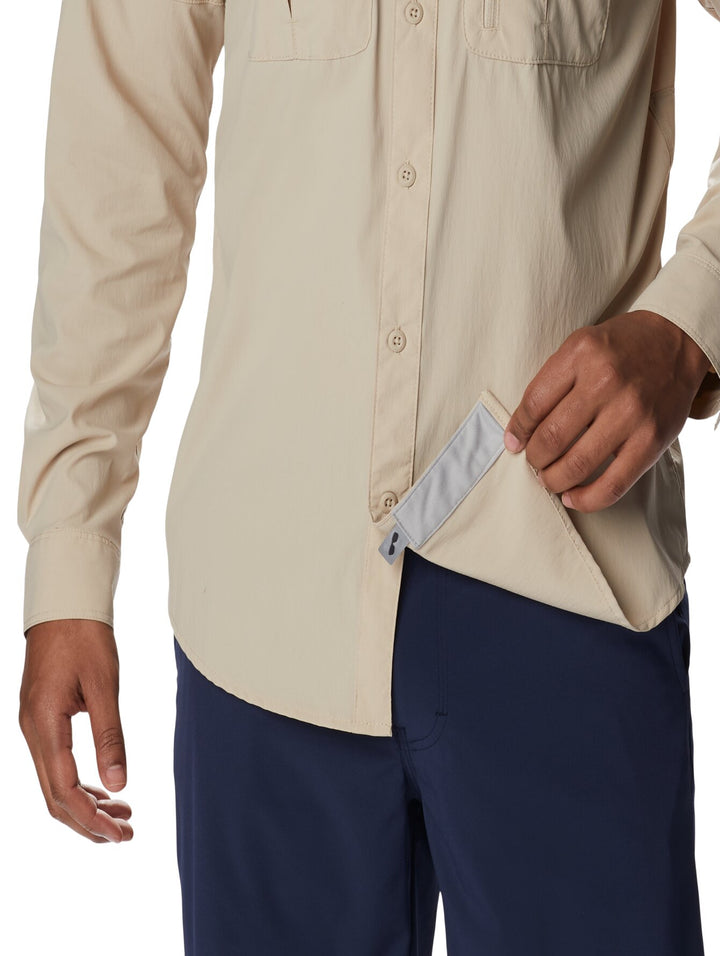 Camisa Columbia Newton Ridge II de manga larga en color beige Ancient Fossil para hombre.