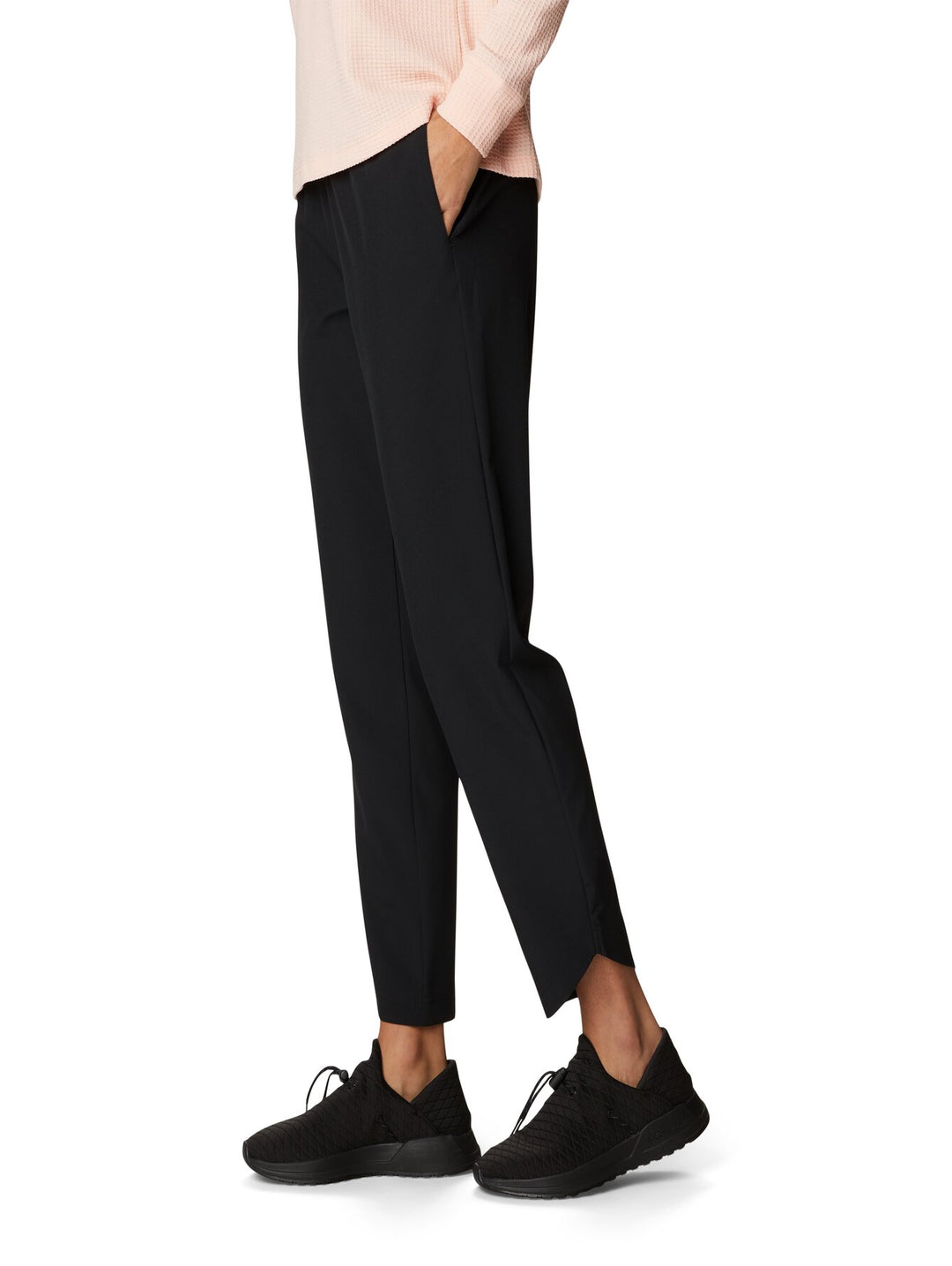 Pantalones Columbia Hike en color negro, diseño ajustado para actividades al aire libre.