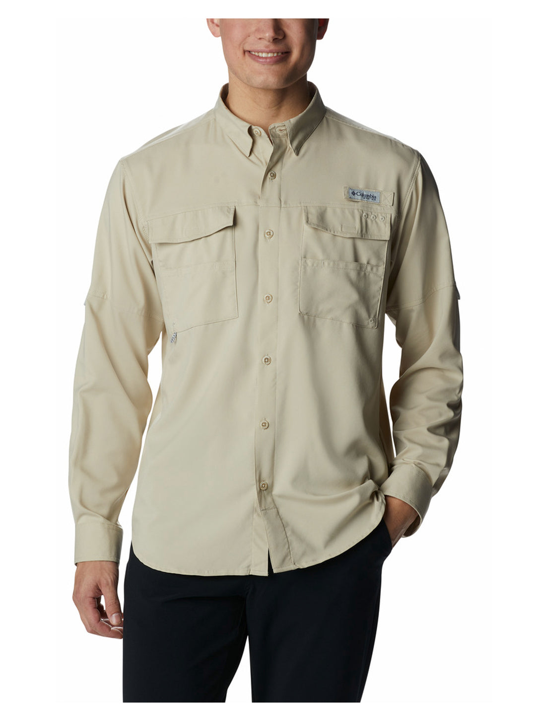 Camisa Columbia color beige Fossil de manga larga con bolsillos frontales.
