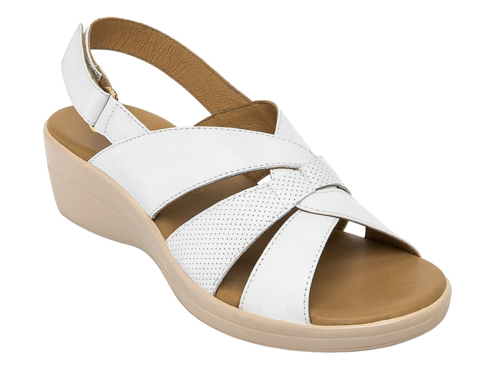 Sandalia blanca para mujer con suela beige y diseño de correas cruzadas.