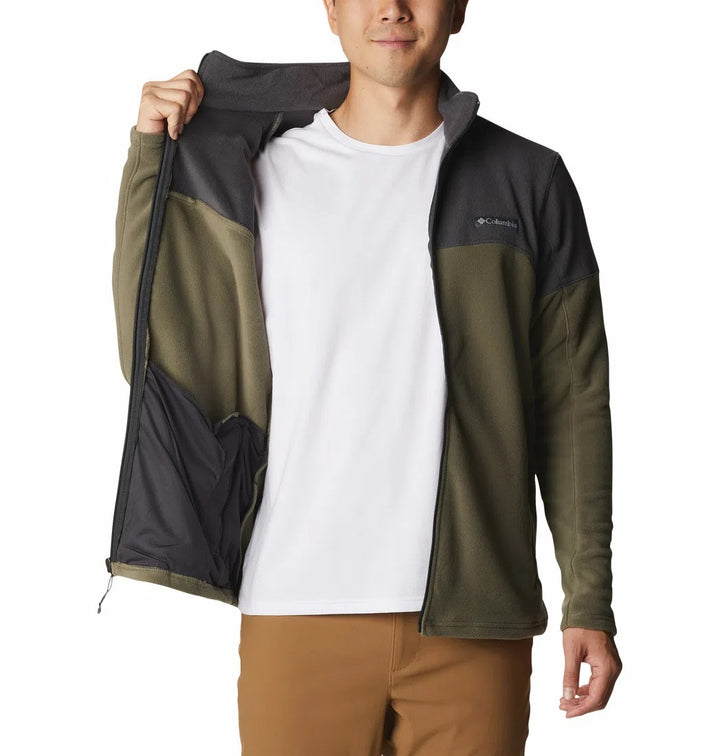 Chaqueta Columbia bicolor en tonos verde oliva y gris oscuro con cierre frontal.