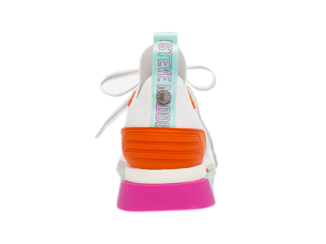 Tenis Steve Madden modelo Decore en colores blanco, naranja, magenta y menta con suela robusta.