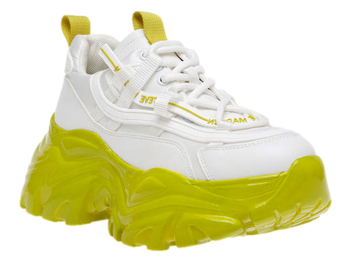 Tenis blancos Steve Madden con suela ancha y brillante en color verde lima.
