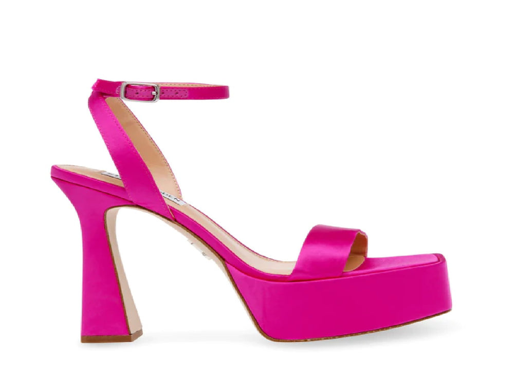 Sandalia de tacón alto y plataforma color fucsia brillante con correa al tobillo.