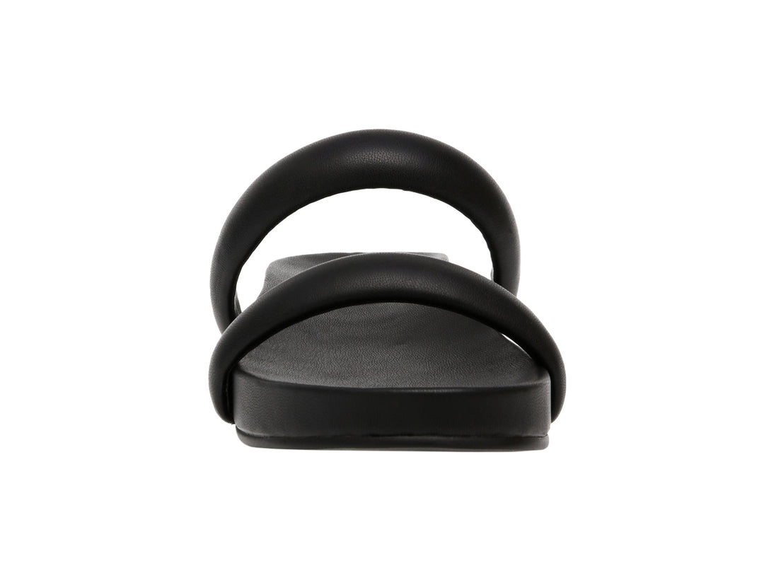 Sandalias negras Steve Madden con tiras acolchadas y suela plana.