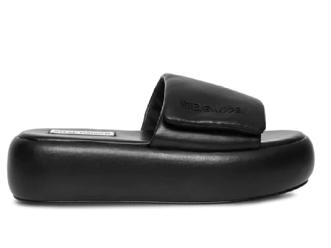Sandalia de plataforma color negro marca Steve Madden con diseño minimalista y suela gruesa.