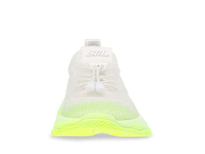 Tenis deportivos blancos con suela y punta en degradado color verde neón brillante.