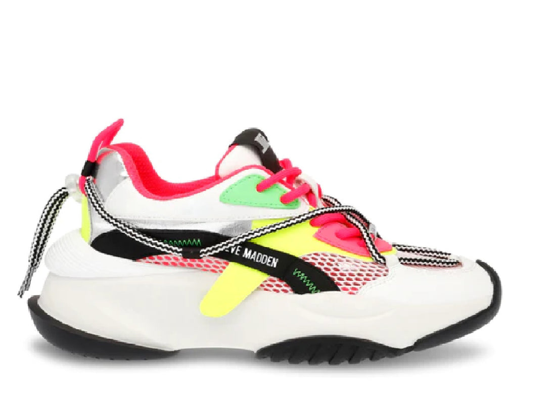 Tenis Steve Madden blancos con detalles en fucsia y amarillo neón y suela negra.