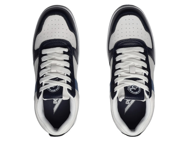 Tenis PONY City Wings en color blanco con detalles en azul marino y azul medio.